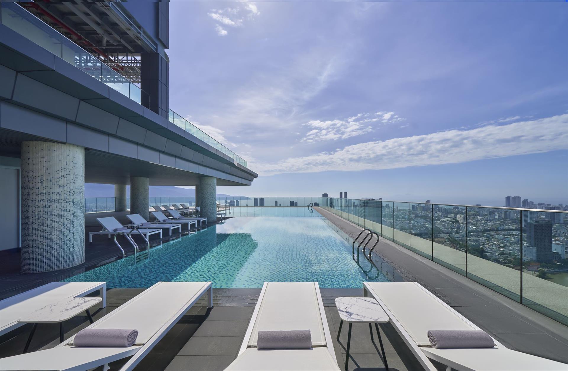 COURTYARD BY MARRIOTT DANANG HAN RIVER 5*