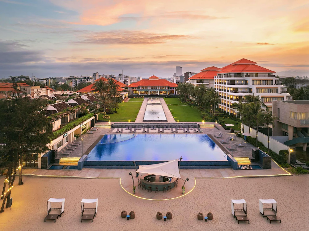 PULLMAN DANANG BEACH RESORT 5*