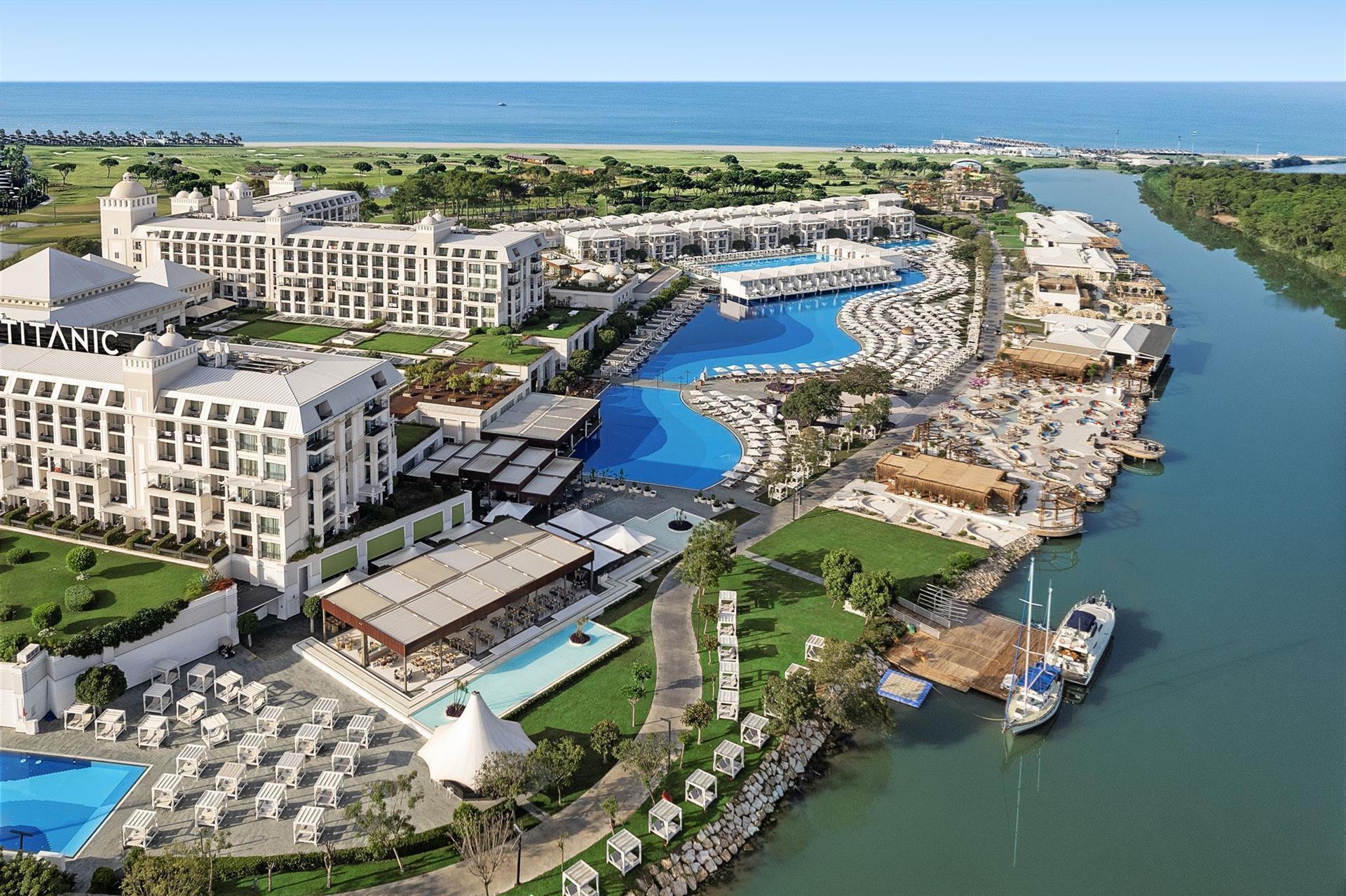 TITANIC DELUXE GOLF BELEK 5*